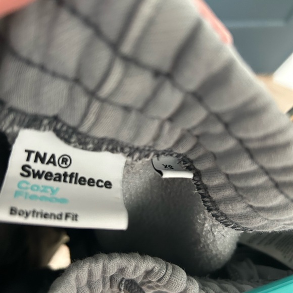 Aritzia TNA Sweatpants Wide-leg Boyfriend Fit - Picture 3 of 4